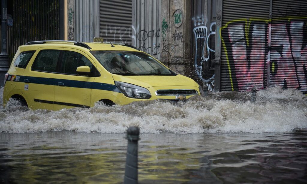 Fortes chuvas: município do Rio entra em estágio de atenção