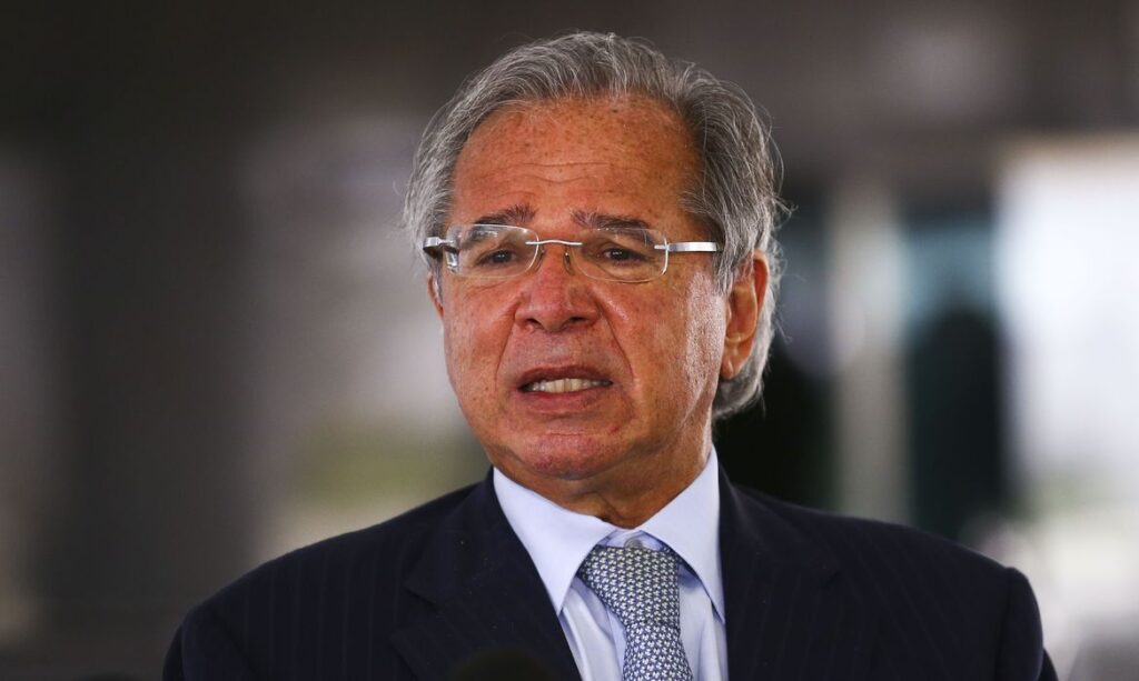 Paulo Guedes diz que esclarecerá a STF e a PGR participação em offshore