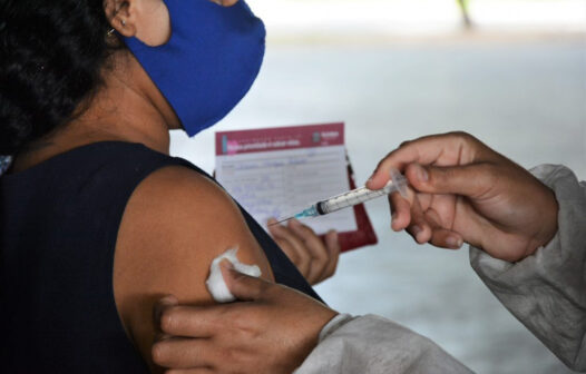 Prefeitura muda regra da vacinação contra Covid-19 para quem morava fora de Fortaleza; saiba as orientações