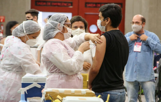 Confira as listas de vacinação contra a Covid-19 nesta quinta-feira (28), em Fortaleza