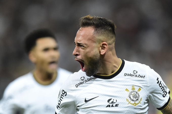 Com Maycon decisivo, Corinthians vence o Boca Juniors na Copa Libertadores