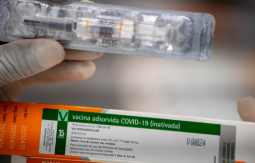 Governo Federal pede entrega imediata de 6 milhões de doses da Coronavac