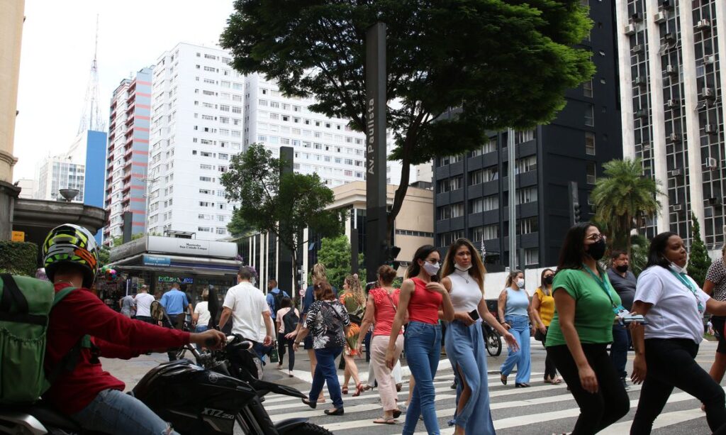 Covid-19: Brasil registra 9,7 mil casos e 132 mortes em 24 horas