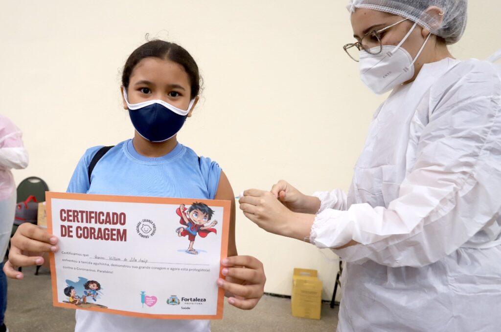 Covid-19: Fortaleza ultrapassa a marca de 46 mil doses de vacinas pediátricas aplicadas