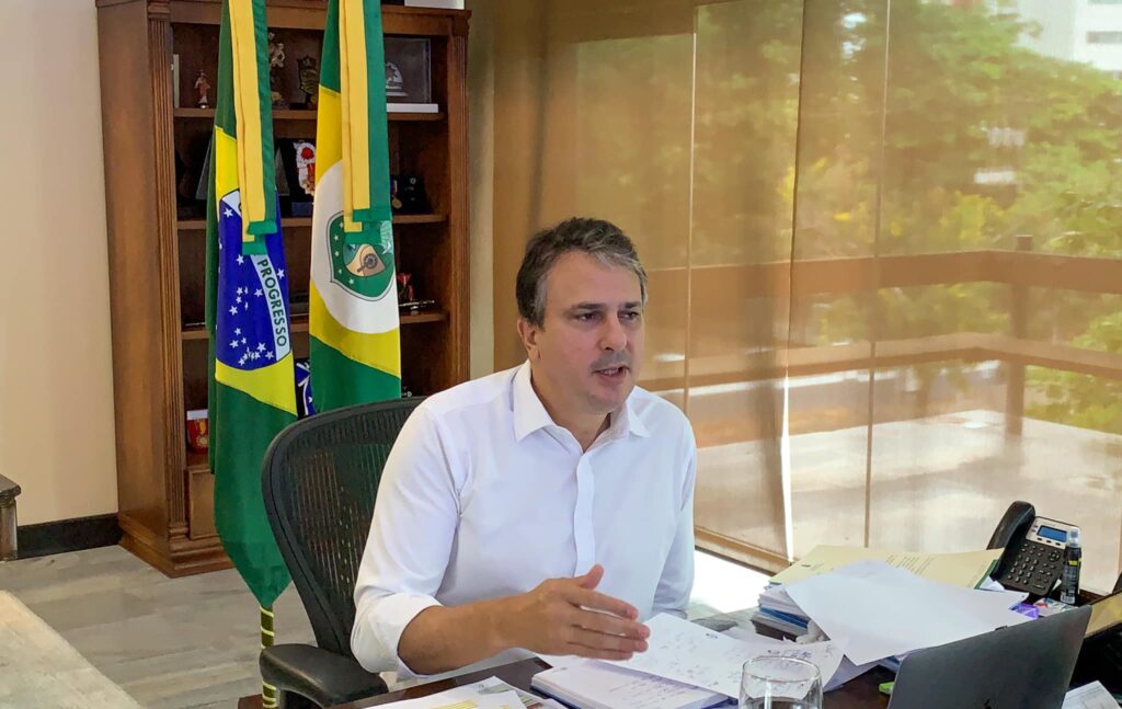 Cronograma da União prevê envio de lotes de vacinas semanais, diz Camilo Santana