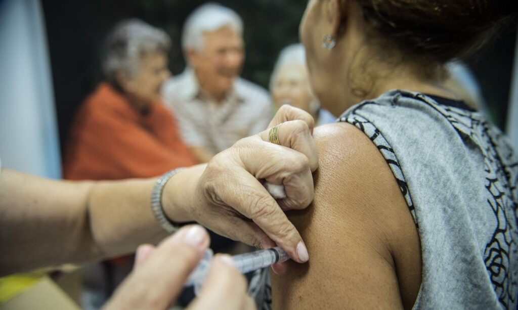 Covid-19: cerca de 175 mil cearenses ainda não confirmaram cadastro de vacinação