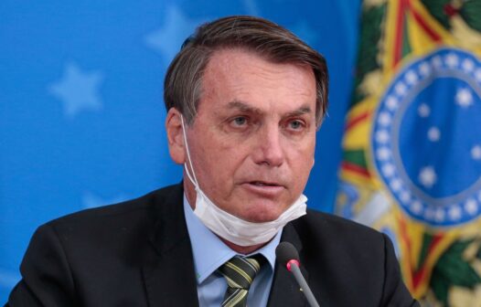 Bolsonaro assina indulto de Natal e perdoa a pena de policiais com crimes culposos