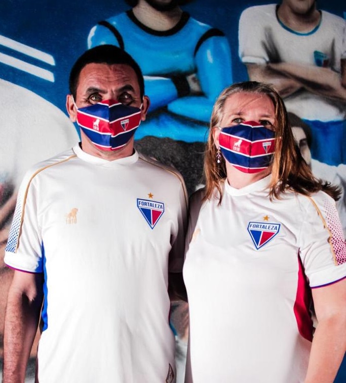 Deficientes visuais viram modelos em lançamento de camisa do Fortaleza