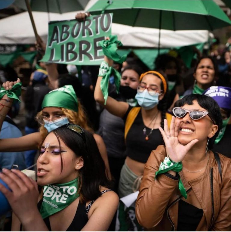 Deputados criticam legalização do aborto na Colômbia