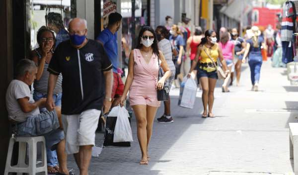 Dia das Mães deve movimentar 24 bilhões de reais no varejo, mostra pesquisa CNDL/SPC Brasil