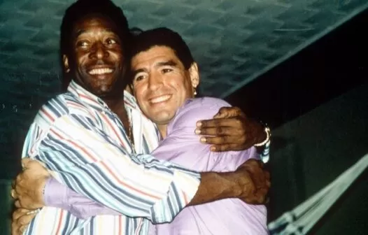 Pelé e outros famosos lamentam a morte de Diego Maradona