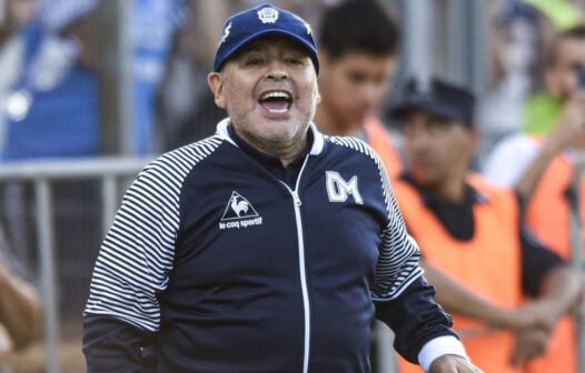 Justiça da Argentina autoriza transferência de corpo de Maradona a pedido das filhas