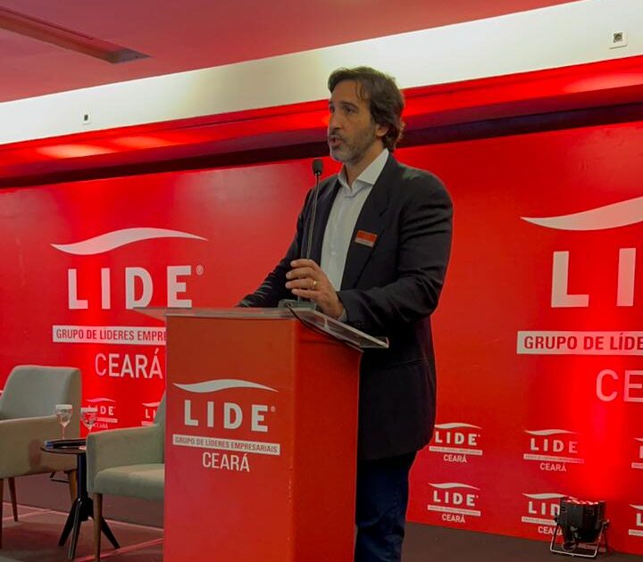 Diretor da Apex-Brasil, Lucas Fiuza palestra para empresários no Lide Ceará