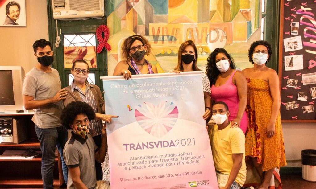 Transexuais se mobilizam para superar barreiras e retificar documentos