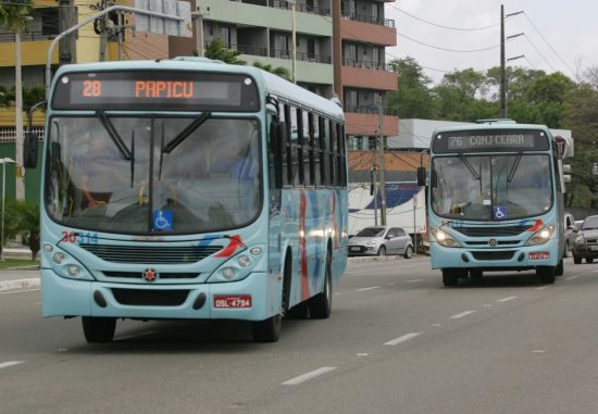 Etufor altera itinerário de nove linhas de ônibus que passam na Rua Castro e Silva, no Centro de Fortaleza