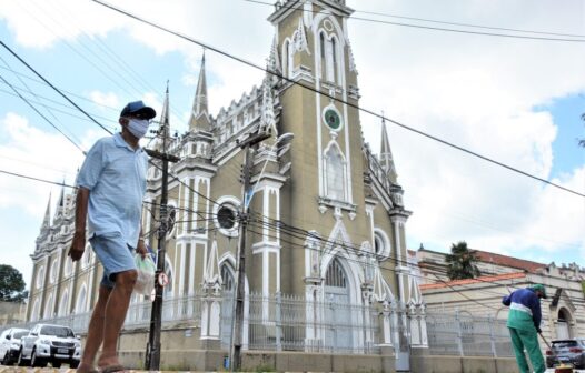 Domingo de Páscoa: uso de máscaras deixa de ser obrigatório em igrejas do Ceará