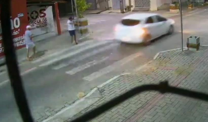 Dupla de assaltantes tenta roubar carros no Bom Jardim durante a madrugada