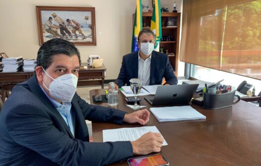 Camilo Santana participa de reunião com ministro da Saúde e cobra envio de vacinas