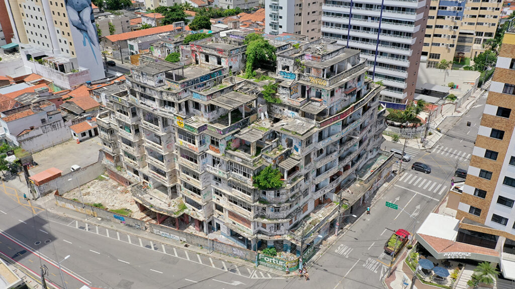 Edifício São Pedro: especialistas alertam sobre o risco iminente de queda