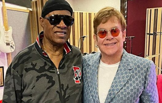 Elton John e Stevie Wonder lançam música inédita; ouça