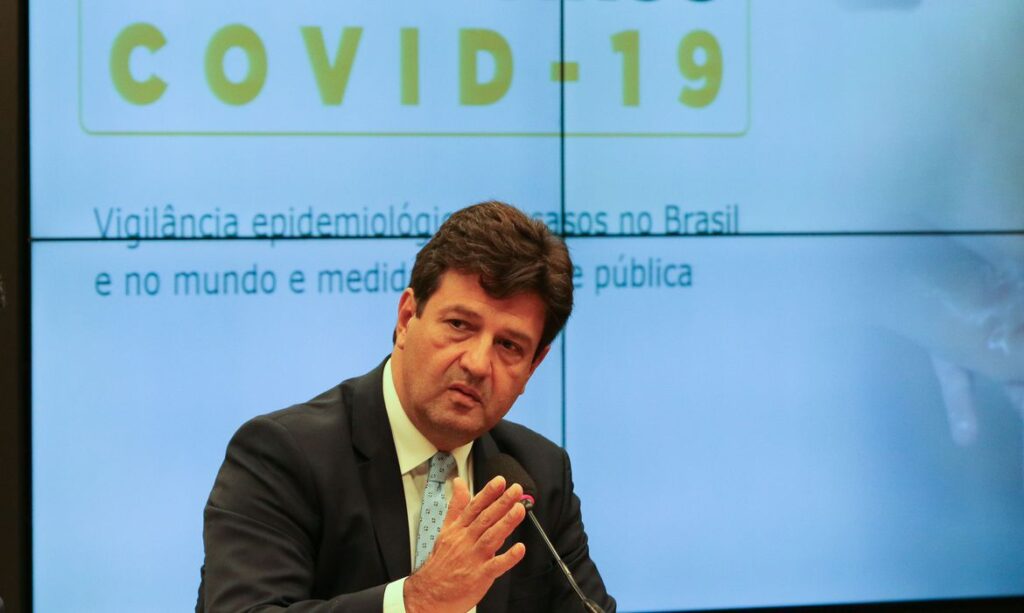 Em depoimento na CPI da Covid, Mandetta diz que Bolsonaro queria que Anvisa alterasse bula da cloroquina