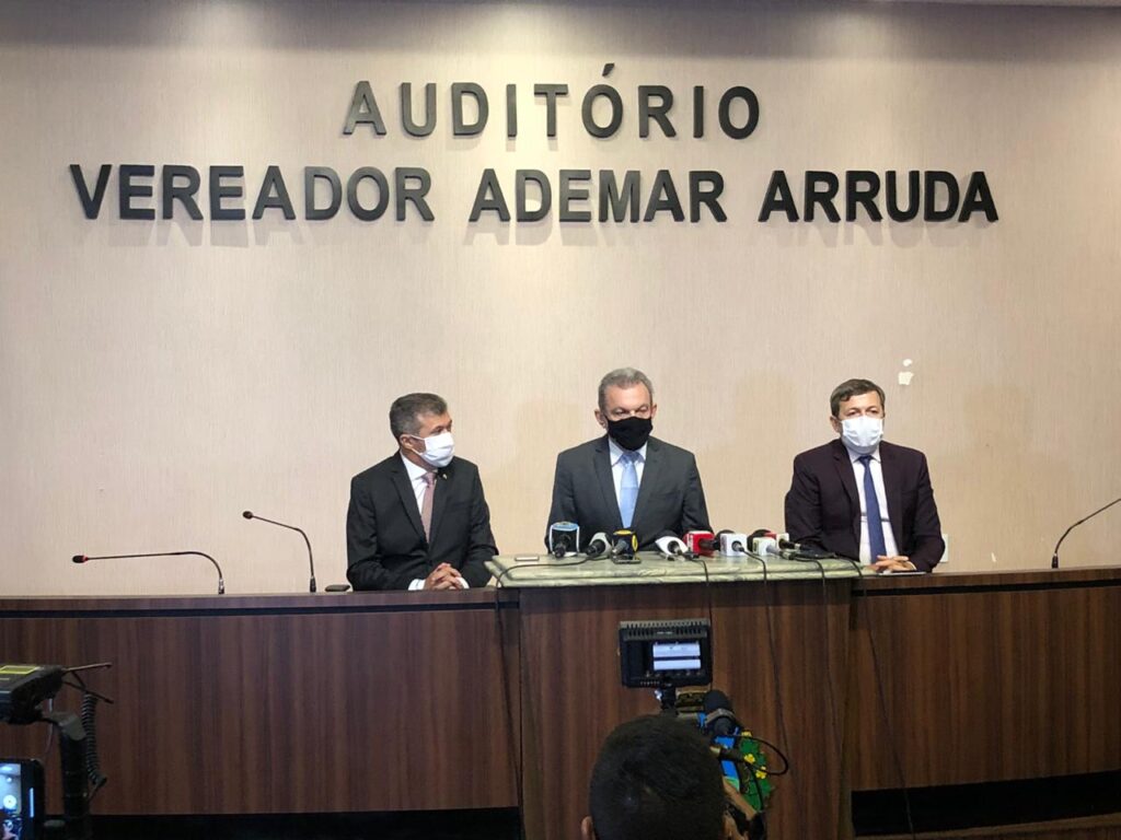 Em discurso de posse, Sarto defende a ciência contra a pandemia