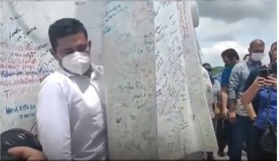 Em Juazeiro do Norte, Moro conhece estátua de Padre Cícero