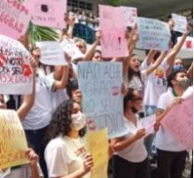 Em protesto, alunos de escola pública de Fortaleza denunciam assédio de professores