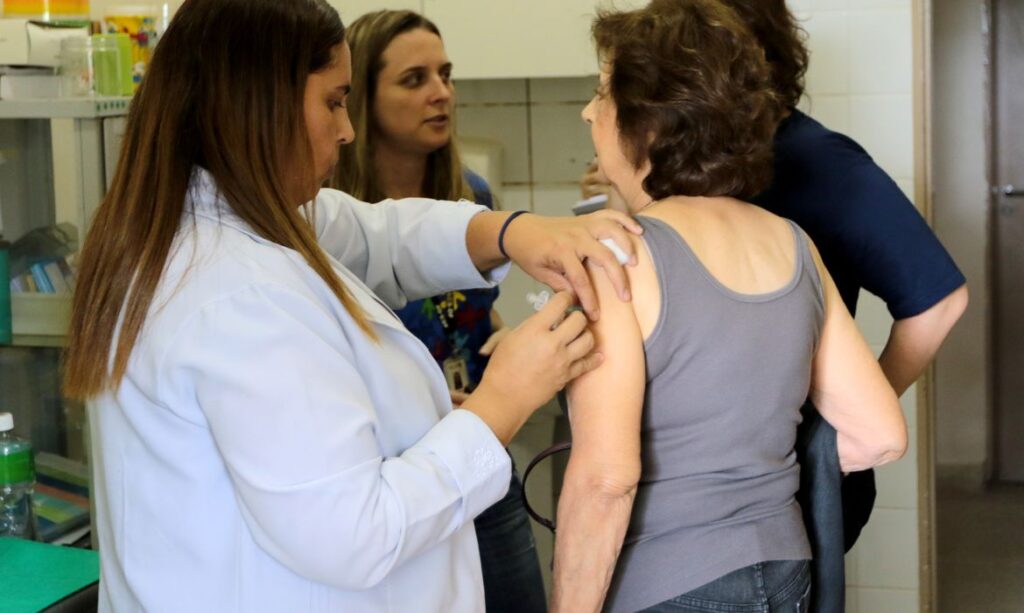 Epidemia de gripe se espalha pelo País e surpreende especialistas