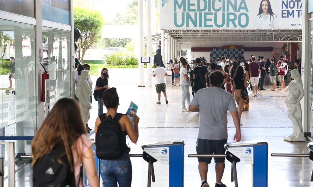 Lei que amplia Prouni para estudantes de escolas privadas é sancionada