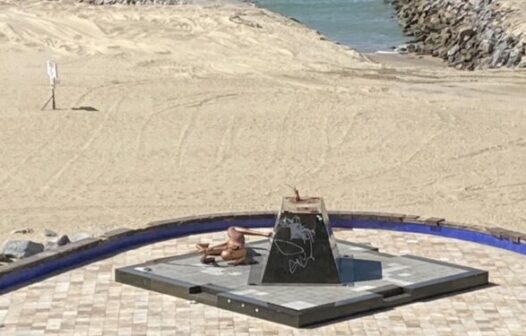 Estátua da Iracema Guardiã será reinstalada no calçadão da Beira Mar, na Praia de Iracema