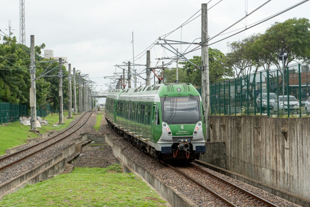 Estudantes em Fortaleza devem revalidar cartão do Metrofor até o fim deste mês