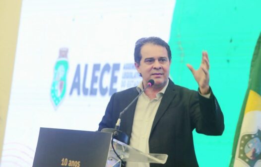 Evandro Leitão recua de pré-candidatura ao governo do Ceará e declara apoio a Izolda Cela