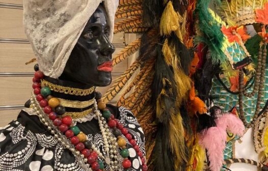 Exposição “Vozes da África: Uma imersão ao Maracatu Cearense” segue aberta à visitação até março