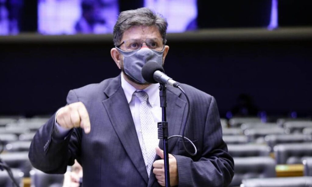 Fábio Ramalho critica, em discurso na Câmara dos Deputados, pautas liberais e concentração de poder