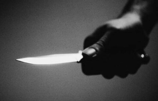 Polícia prende em flagrante homem suspeito de matar a facadas uma mulher em Fortaleza