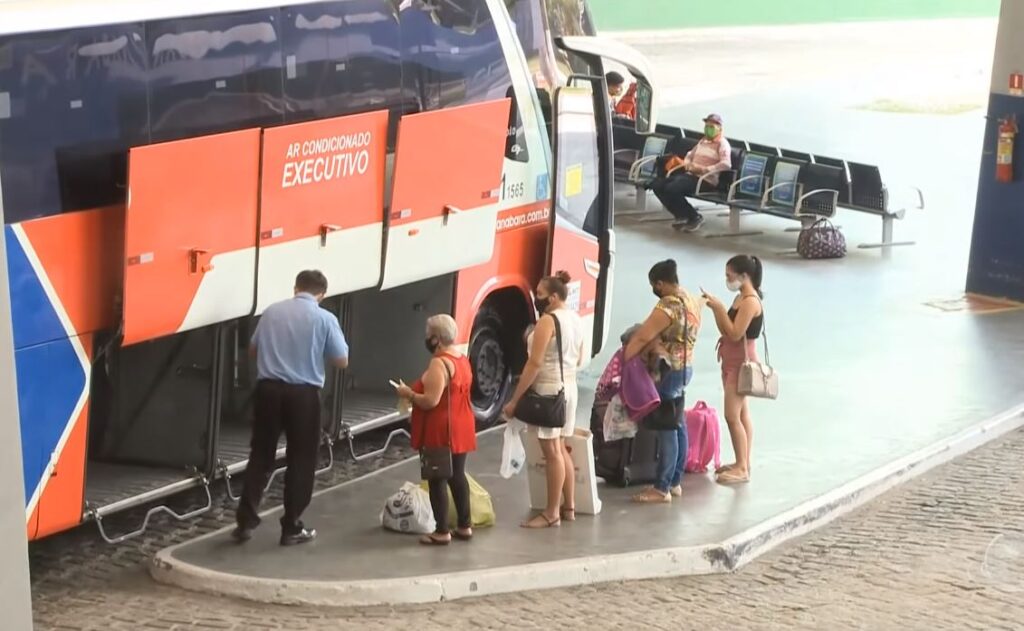 Feriado de Corpus Christi: 28 mil passageiros devem passar pela rodoviária de Fortaleza