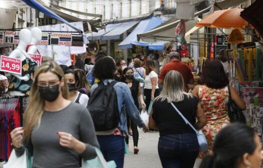 Expectativa de vida no Brasil sobe para 76,8 anos