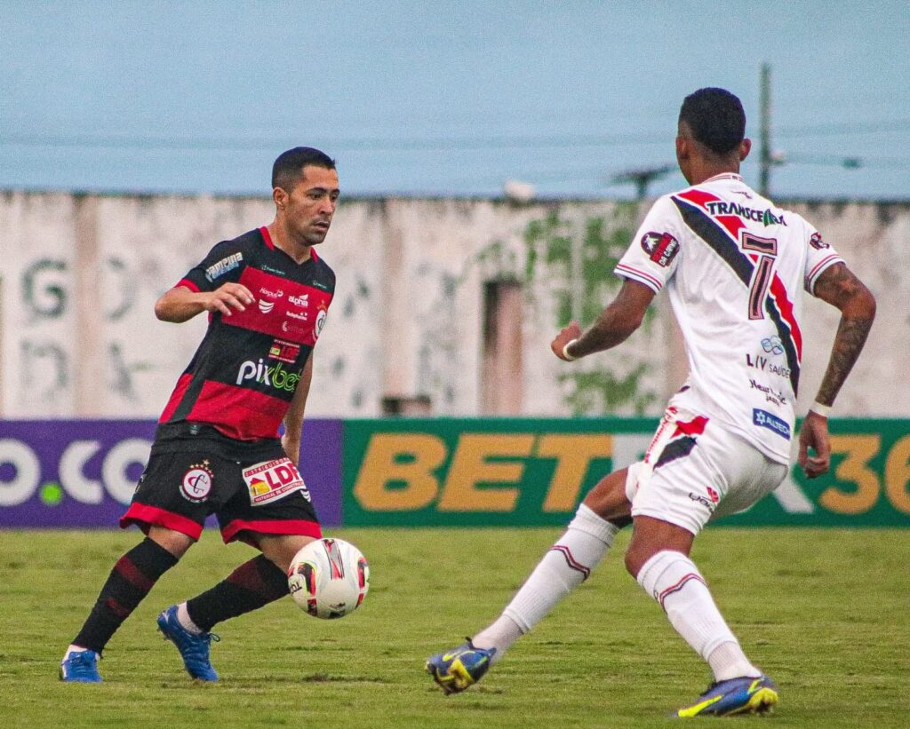 Ferroviário perde para o Campinense e segue perto do Z4 da Série C