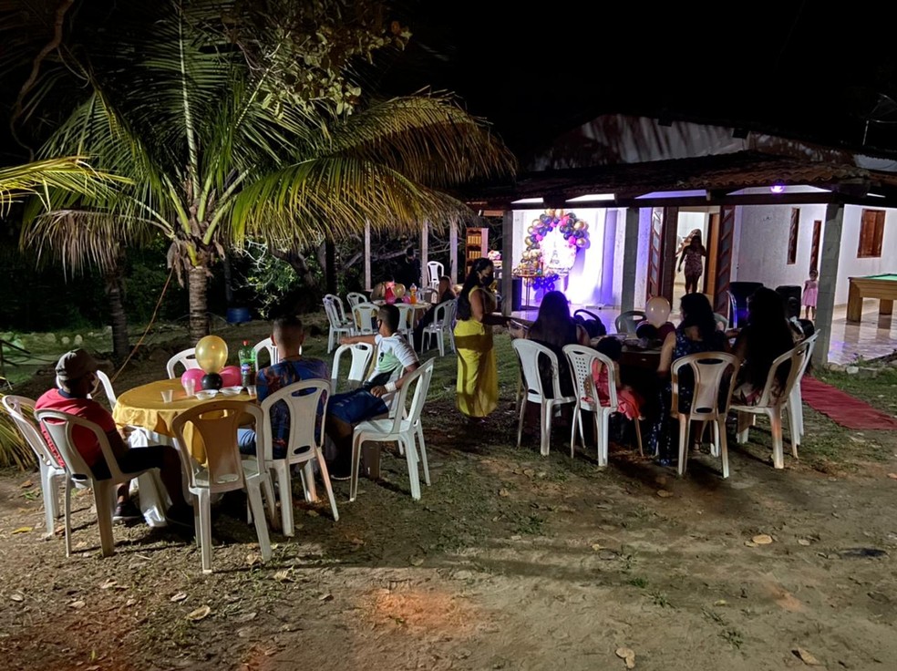 Festa de debutante é encerrada em Barbalha