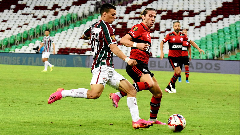 Flamengo e Fluminense decidem o título carioca na noite deste