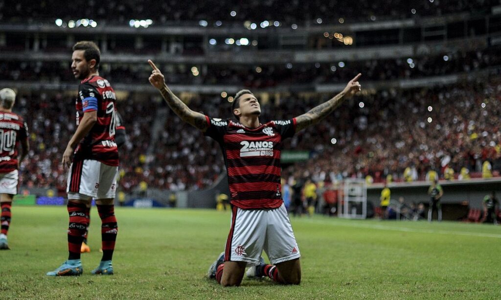 Flamengo consolida reação no Brasileiro com goleada sobre Juventude