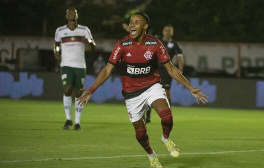 Com talentos da base, Flamengo vence a Portuguesa na estreia do Campeonato Carioca