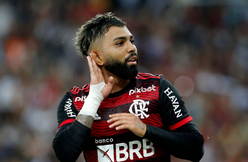 Campeonato Carioca: Gabigol marca e Flamengo sai da frente do Vasco na busca de vaga para a final