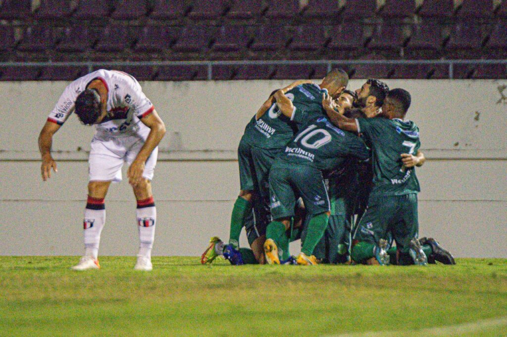 Floresta vence mais uma na Série C e é dono da melhor campanha do futebol cearense no Campeonato Brasileiro