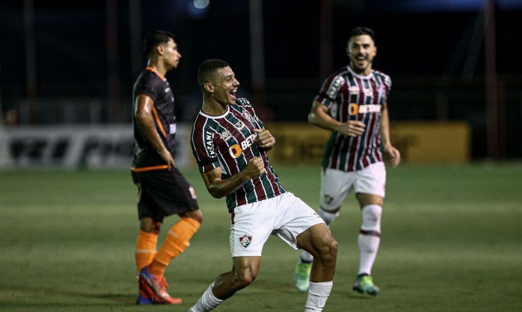 Campeonato Carioca: Fluminense vence Nova Iguaçu e segue na liderança