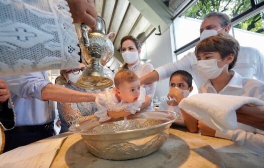 José, filho de Camilo Santana e Onélia, é batizado no dia do padroeiro do Ceará