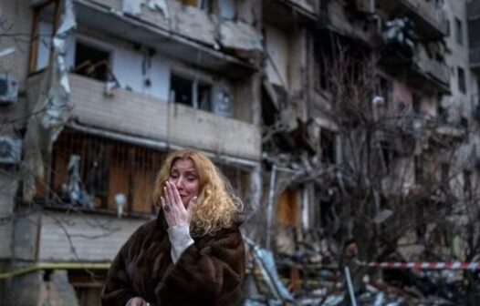 Forças russas invadem o centro de Kiev, na Ucrânia