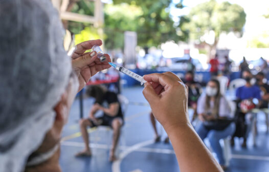Vacinação contra Covid: confira lista de agendados para esta segunda-feira (1º) em Fortaleza