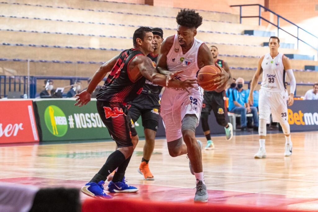 Fortaleza Basquete Cearense vence o Caxias do Sul na estreia de Alberto Bial